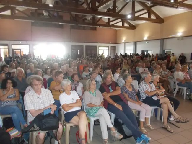 ../previews/048-2025-05-30_Glieres-village-plateau_CRHA_conference-debat__small.webp.medium.jpeg