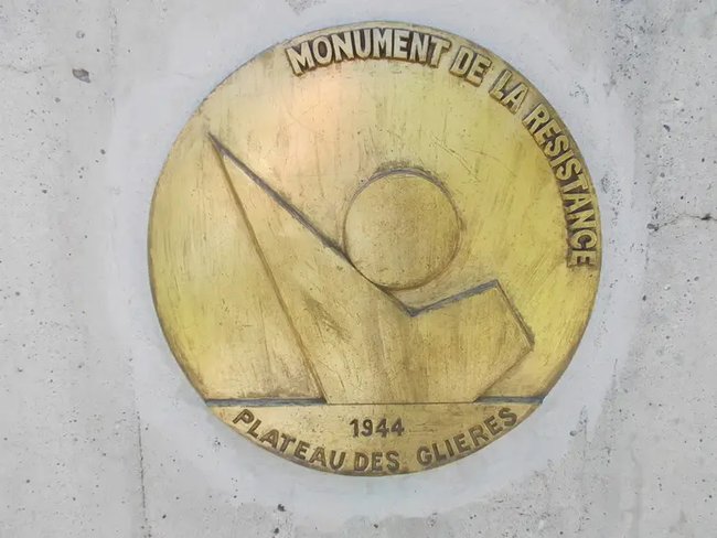 ../previews/053-2025-05-30_Glieres-village-plateau_CRHA_plaque__small.webp.medium.jpeg